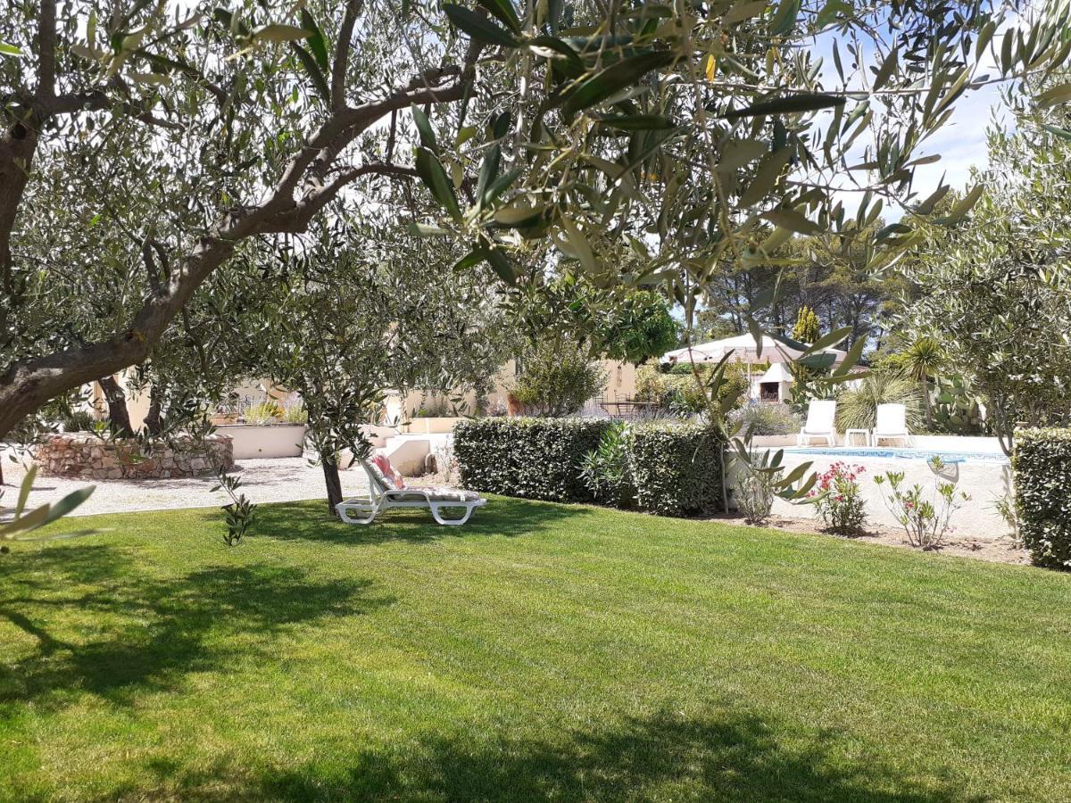 Gite Provencal Independant Avec Piscine Chauffee : Le Suy Bien Flayosc Exterior photo