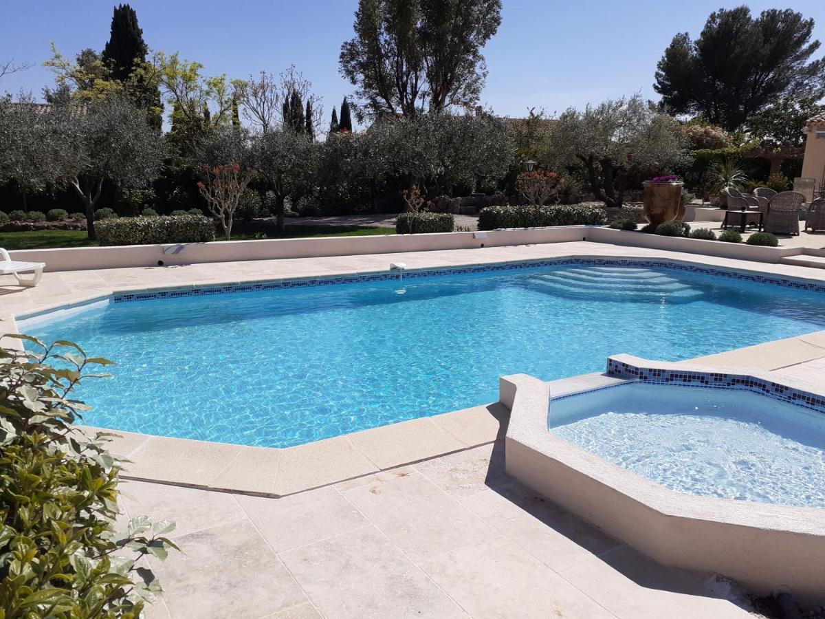 Gite Provencal Independant Avec Piscine Chauffee : Le Suy Bien Flayosc Exterior photo